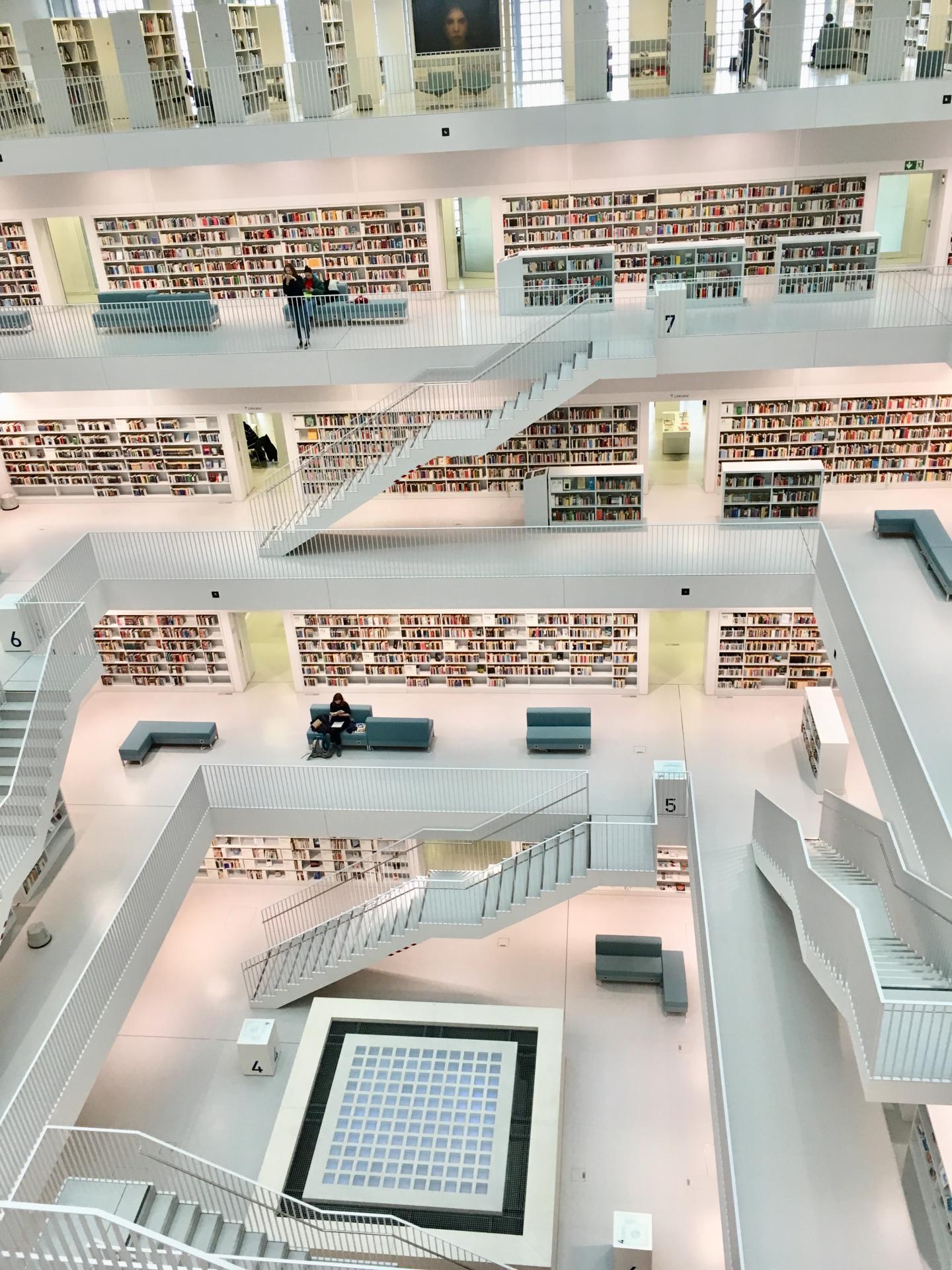 Bibliothek im Stuttgarter Europaviertel