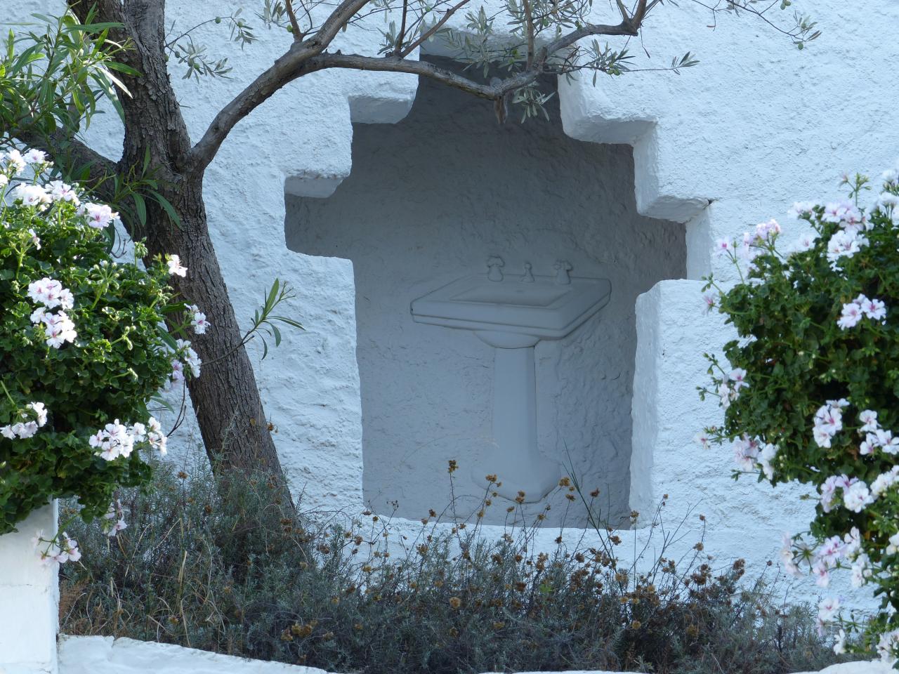 In the courtyard of the Dali House